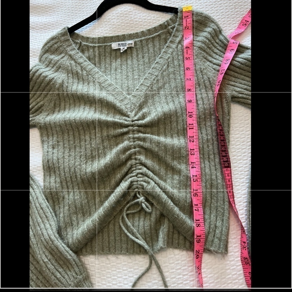 BB DAKOTA BY STEVE MADDEN Make It Short Sweater Size M - Picture 15 of 16